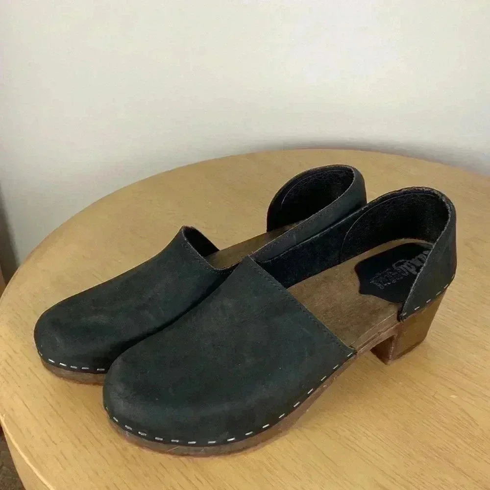 Chic Black Leather Clogs for Women